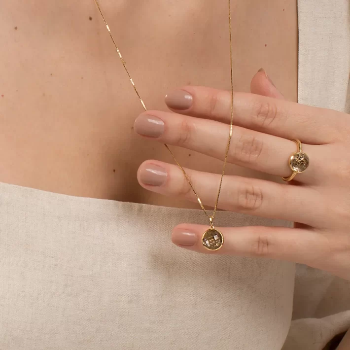 Colar Vega com Diamante e Quartzo em Ouro Amarelo 18K - Image 6
