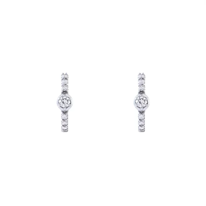 argola pequena com diamantes